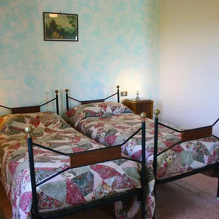 Willa Petrignano Sleeps 10 Pool Air Con Wifi Petrignano Del Lago